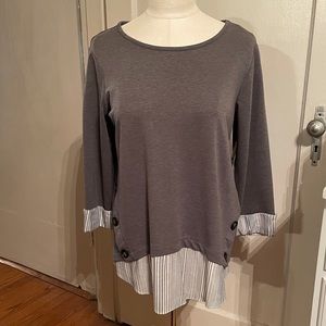 NWT.  Apt. 9.  Cute top w 3/4 length sleeves.